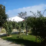 Vakacio Ueduelo Hotel apartamentowy Révfülöp