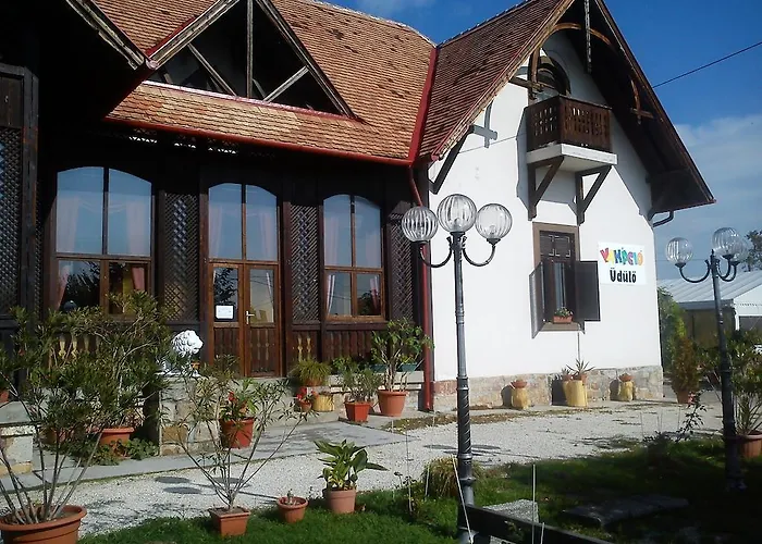 Vakacio Ueduelo 公寓式酒店 Révfülöp